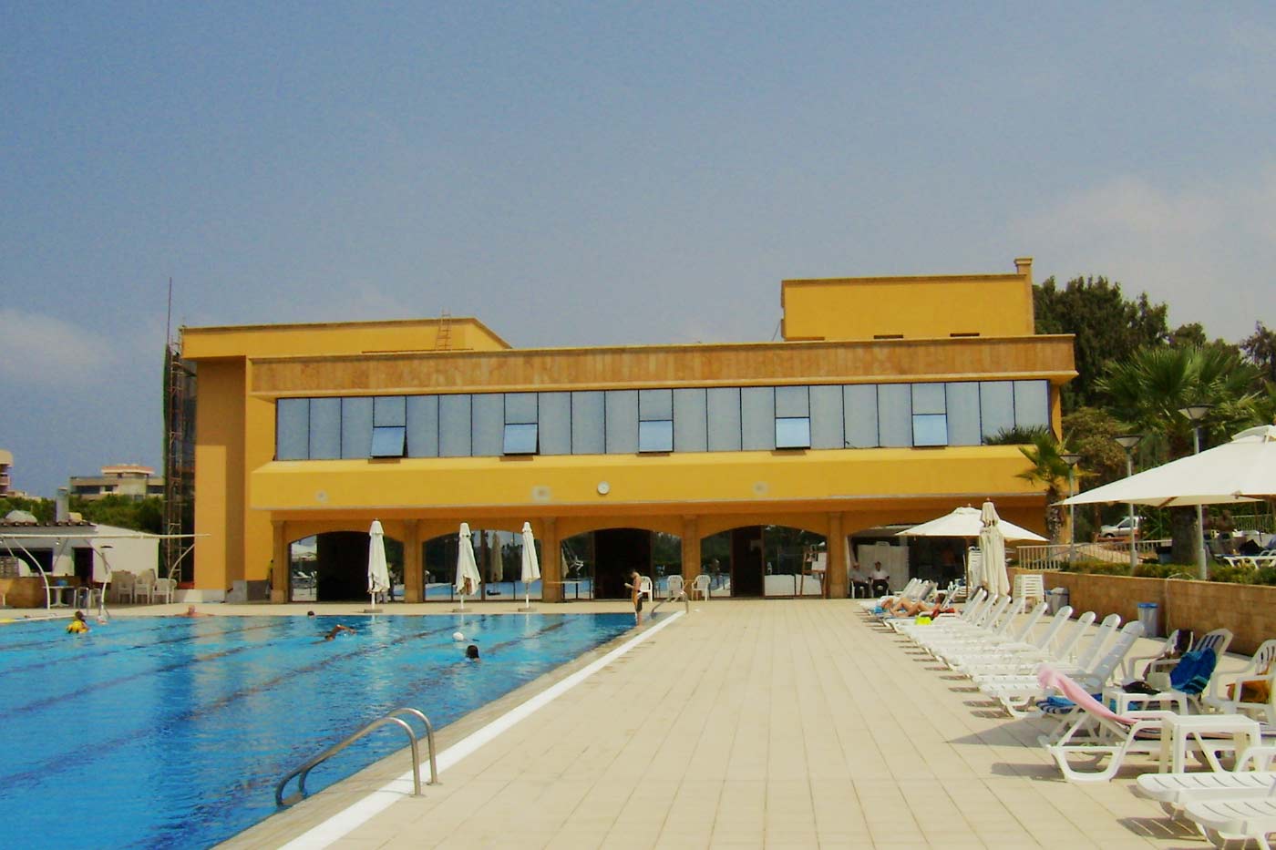 Golf Club - Pool with Chairs