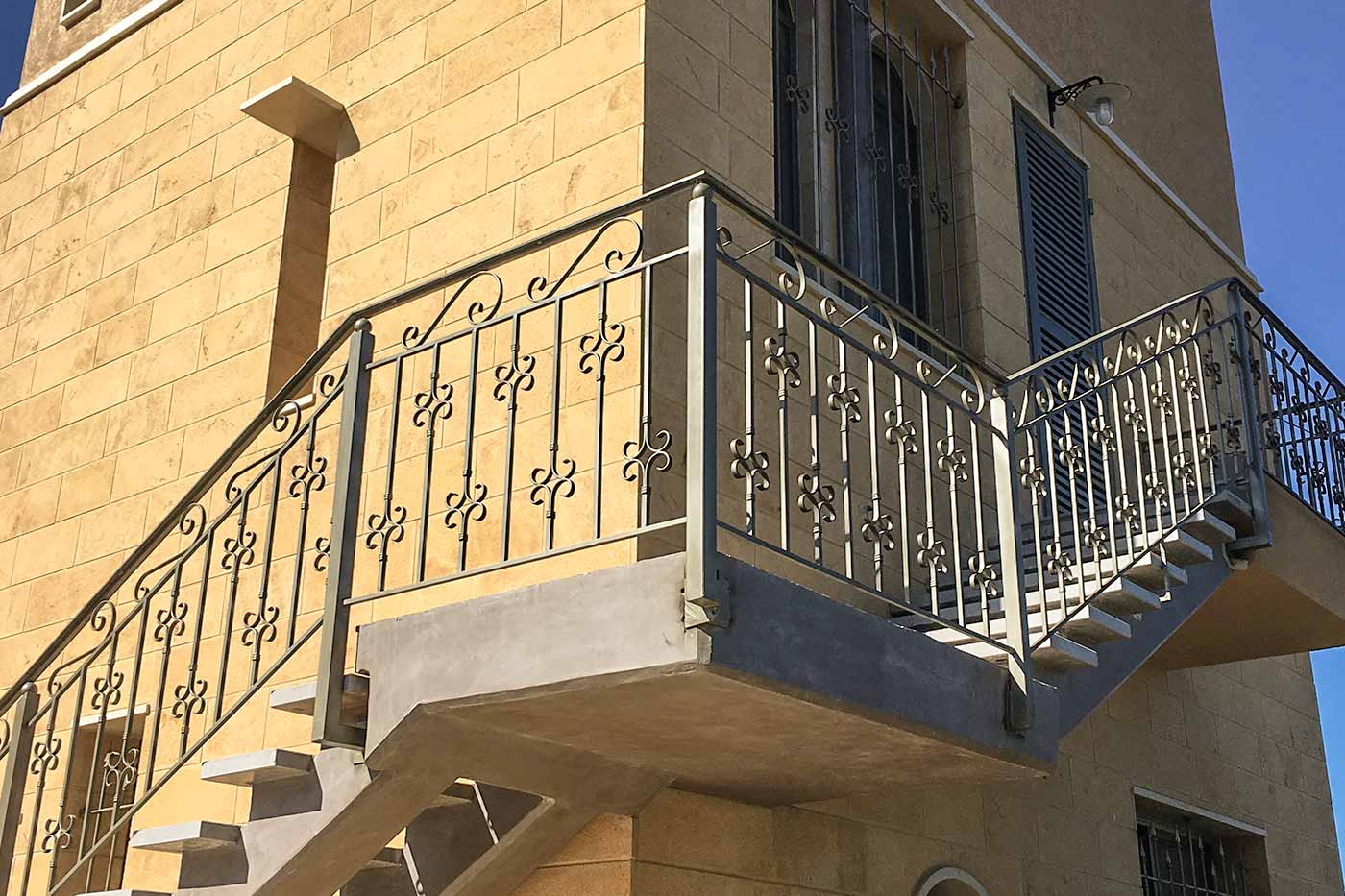 Hisham Merhi Villa - Outdoor Stairs