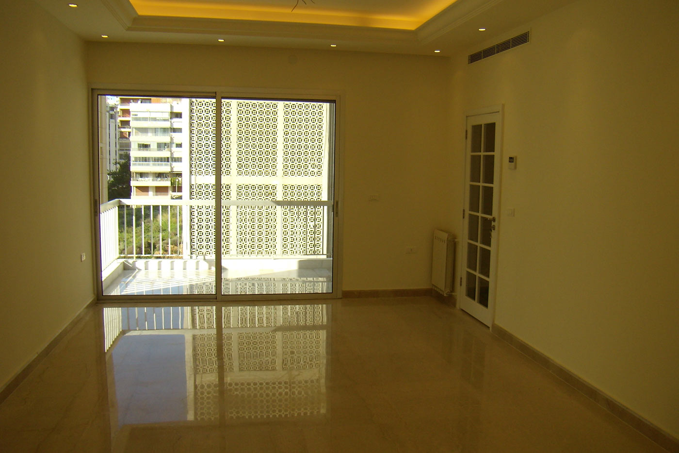 Sankari Residence - Room to Balcony with Glass Sliding Door